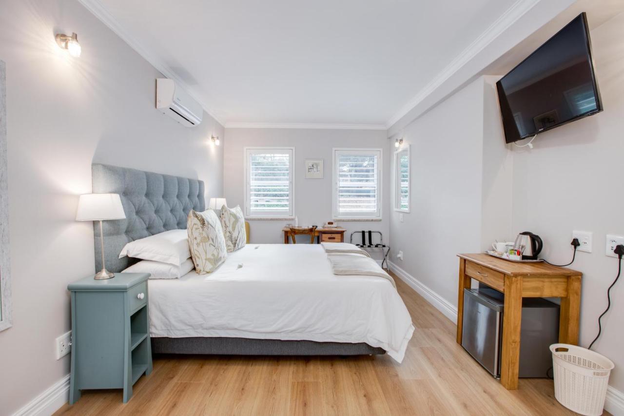 Amberhall Guesthouse ヨハネスブルグ エクステリア 写真