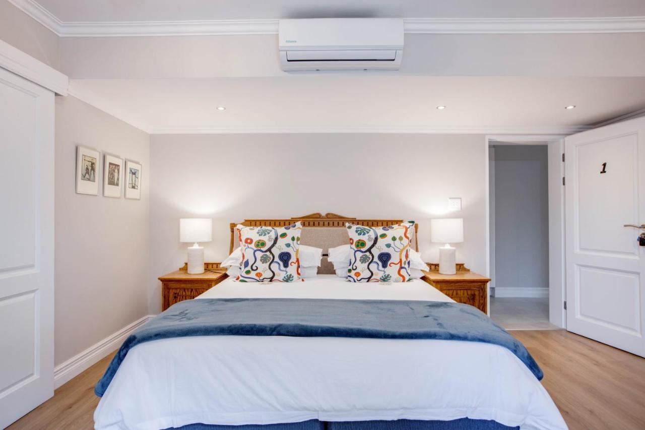 Amberhall Guesthouse ヨハネスブルグ エクステリア 写真