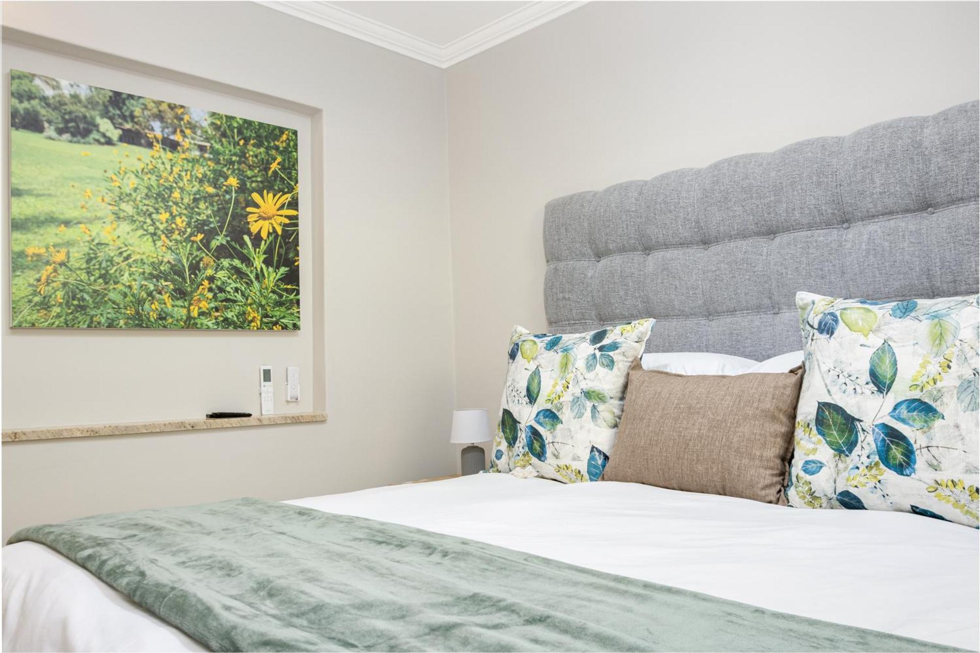 Amberhall Guesthouse ヨハネスブルグ エクステリア 写真