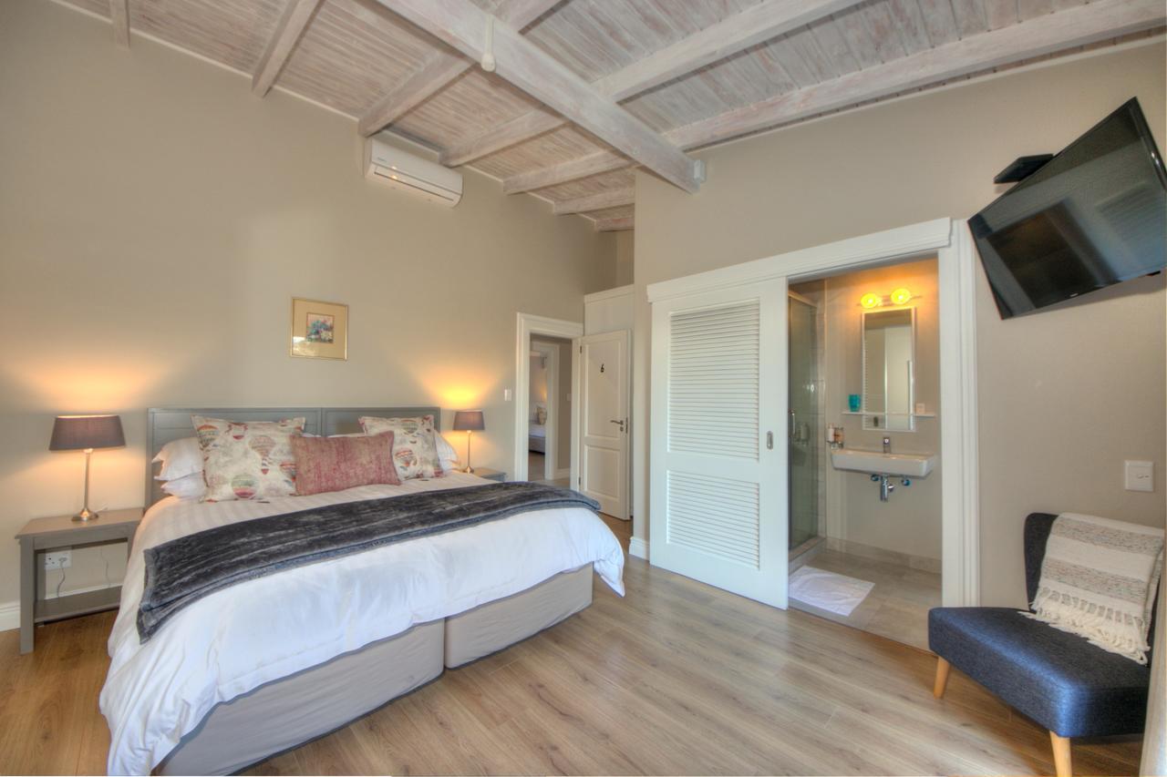 Amberhall Guesthouse ヨハネスブルグ エクステリア 写真